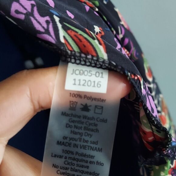 XS LuLaRoe Joy Duster Vest Floral Purple Cream Green Red on Black SILKY NWT - Picture 6 of 6